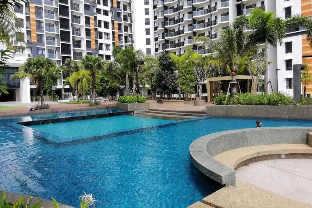 Casa Raudhah @ Timurbay Seafront Residence Kampung Sungai Karang Exteriör bild