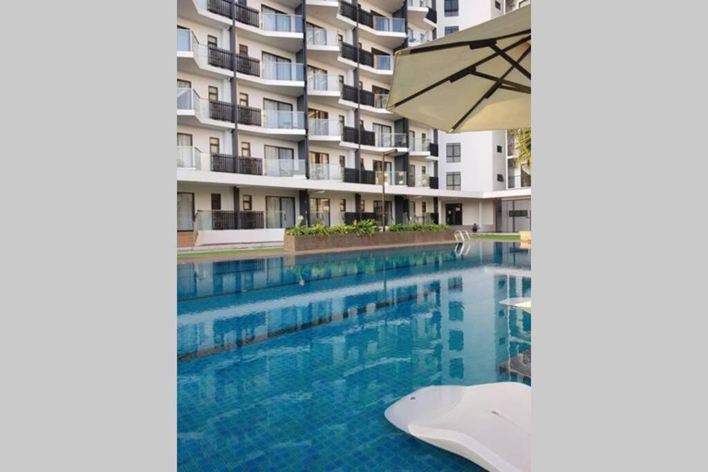 Casa Raudhah @ Timurbay Seafront Residence Kampung Sungai Karang Exteriör bild